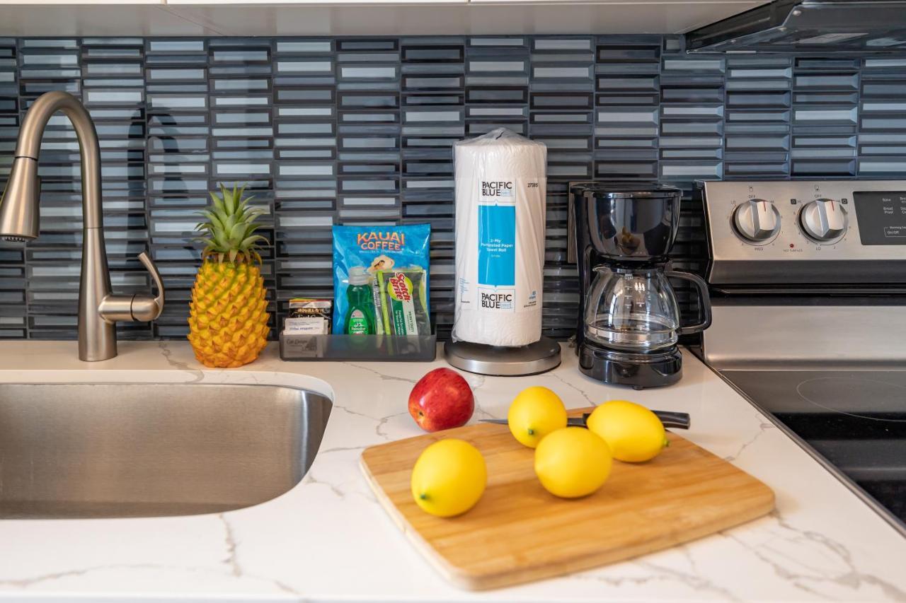 Waikiki Upscale 1 Bedroom - Ocean Views - Parking Appartement *